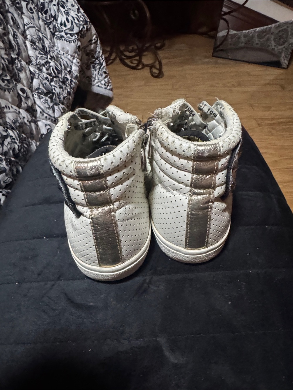Vintage Havana Star Studded High Top Sneakers Size 7 - Picture 5 of 6